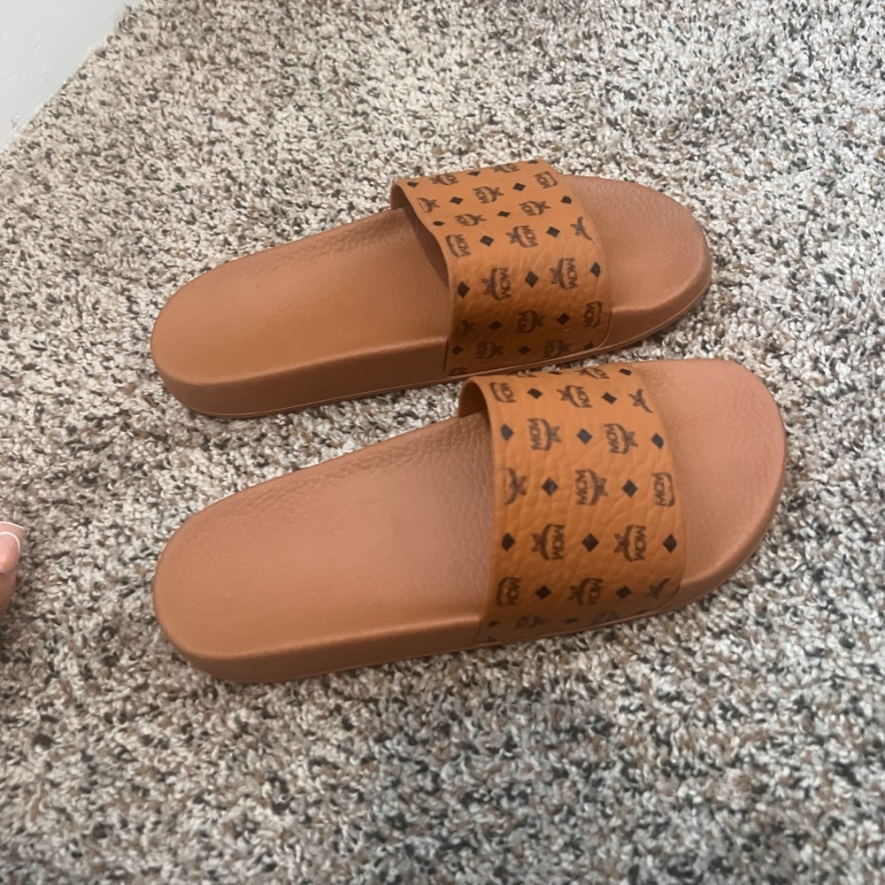 MCM Monogram Logo Slides (Cognac  / Classic, Size 40) - Picture 3 of 7